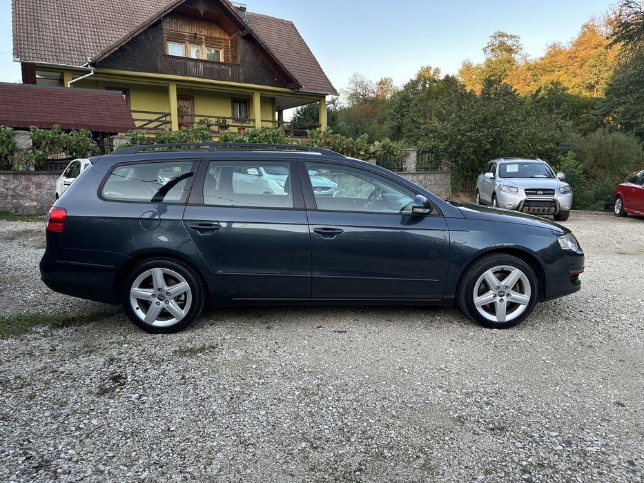 Vw Passat 1.9 tdi confort-line , navi , e4