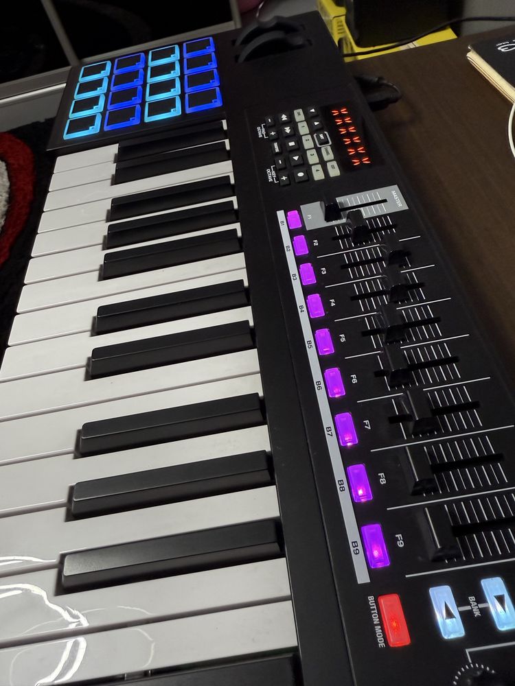 клавиатура M-Audio Code 49