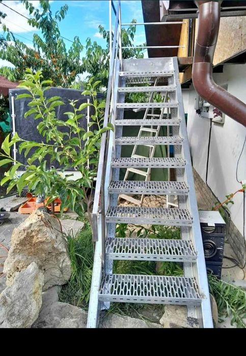 Confectionam scarii metalice zincate exterioare și pentru incendii , p