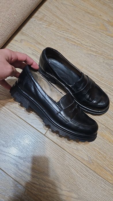 Женские кожаные лоферы