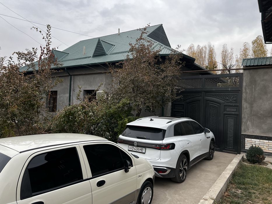 Uy sotiladi 10 sotixli 5 xonali fayzli