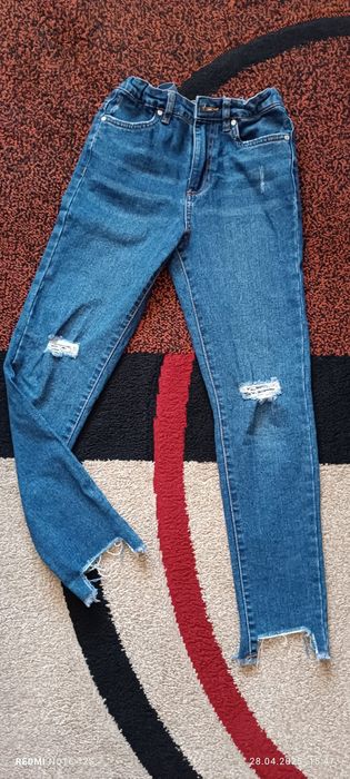 Blugi Sinsay mărimea 140