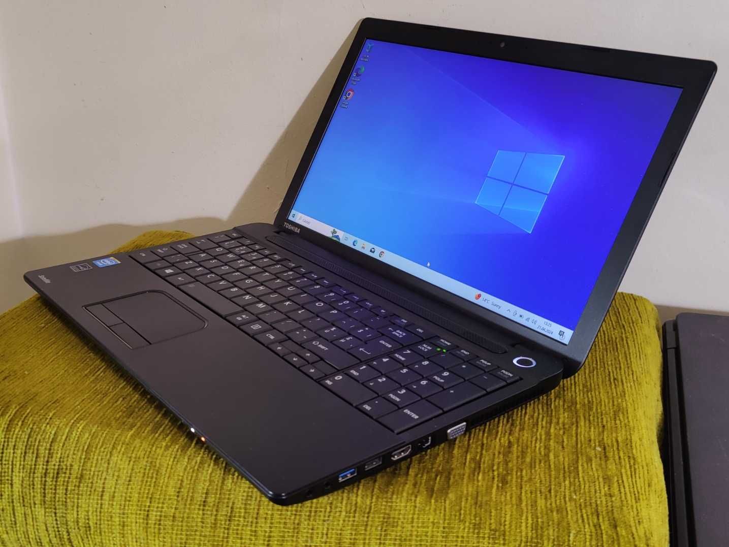 Laptop Toshiba C50, procesor intel i3-3110M, SSD Samsung 256Gb,ram 8Gb