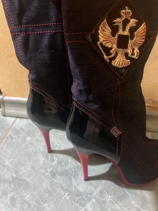 Боти обувки и подарък клъч