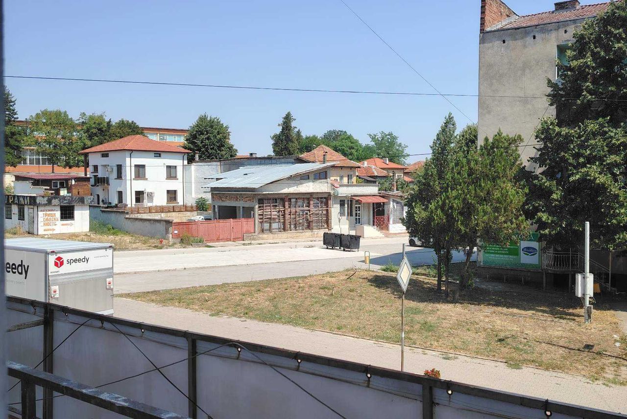 Продава се Тристаен апартамент в Луковит - 71 кв.м за 850 €/кв.м - Снимка #2