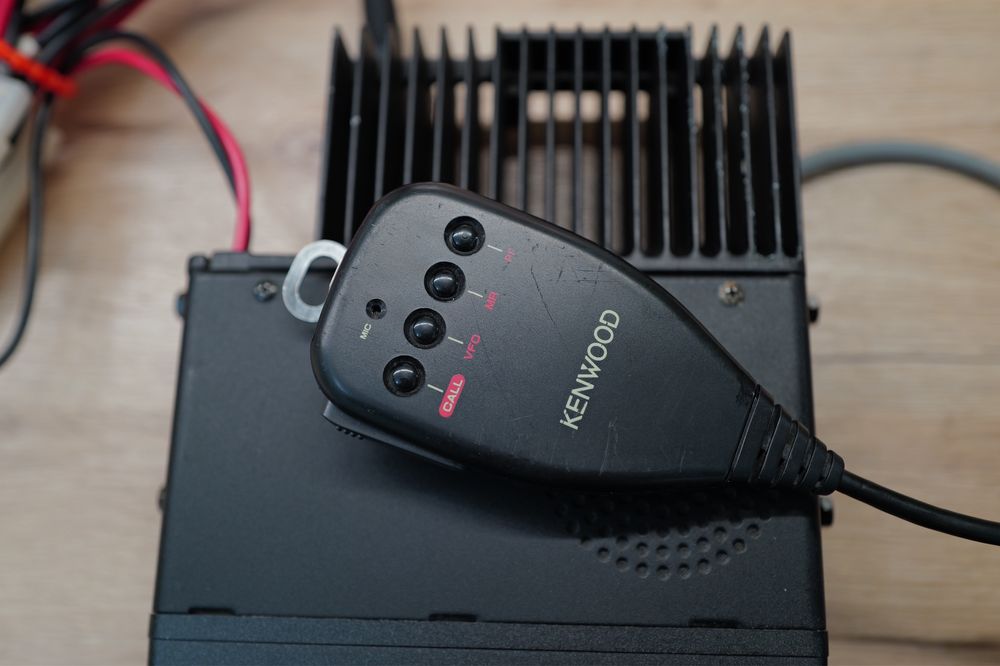 Statie transceiver kenwood TM-451E cu Duplexer Comet 4160 radio amator