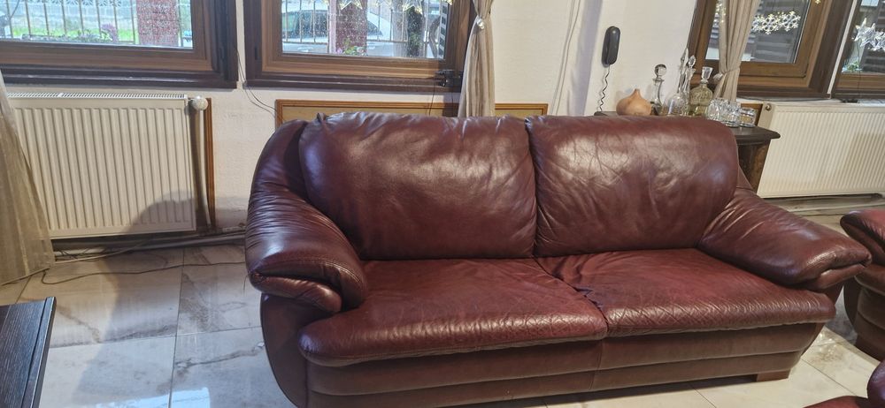 КОЖЕНИ ДИВАНИ 2 БР С РАЗМЕРИ-200СМ/85/80 И  150/85/80 ЗА 500 ЛВ ДВАТА