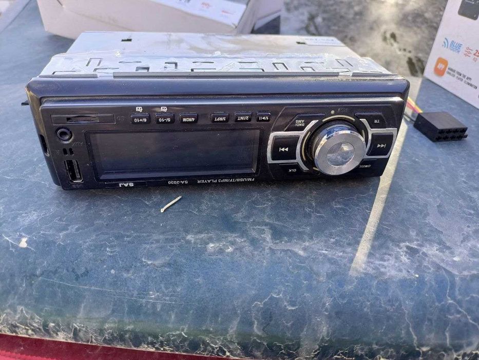 Продам две магнитолы