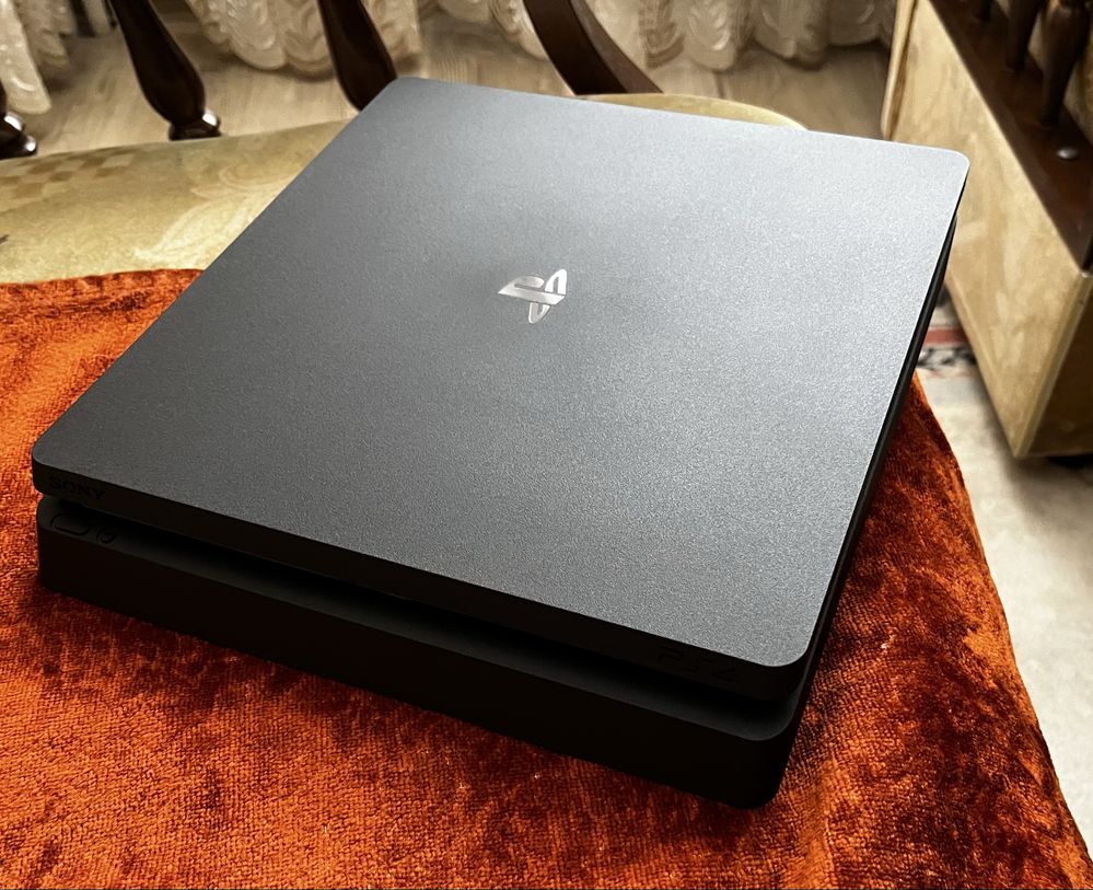 Ps4 slim 500 gb + игри