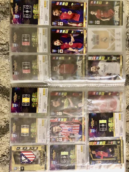 Diferite cartonase Fotbal Fifa 365 in stare buna