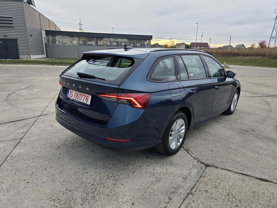 Skoda Octavia. Virtual Cockpit-bord,Camera marsarier,2022.