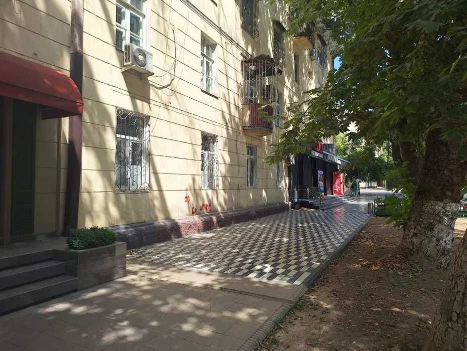 Продается Квартира Под ОФИС На Новомосковской 3/1/4 Высокопотолочка