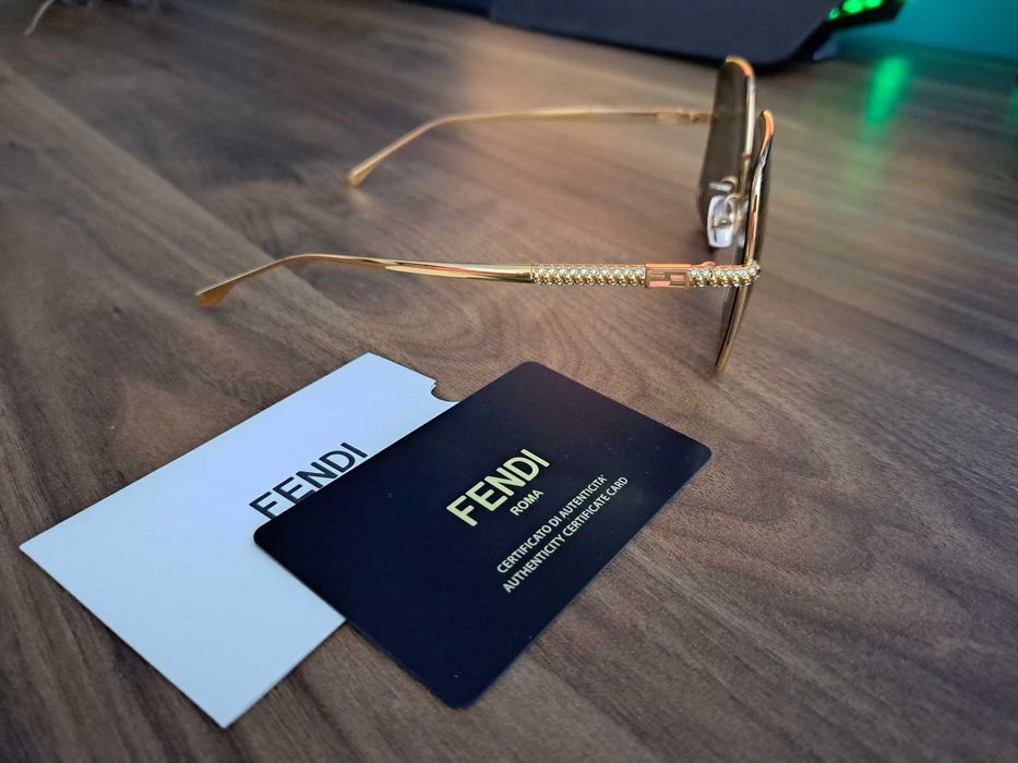 Ochelari de soare Fendi