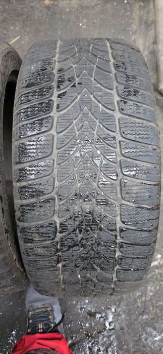 Гуми 2бр 255/40/18 - 1бр  - 75лв