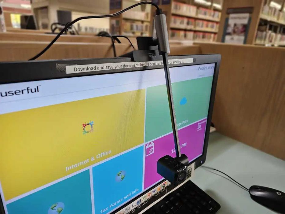 CA Essential Webcam Flex cu trei poziții de montare - nou