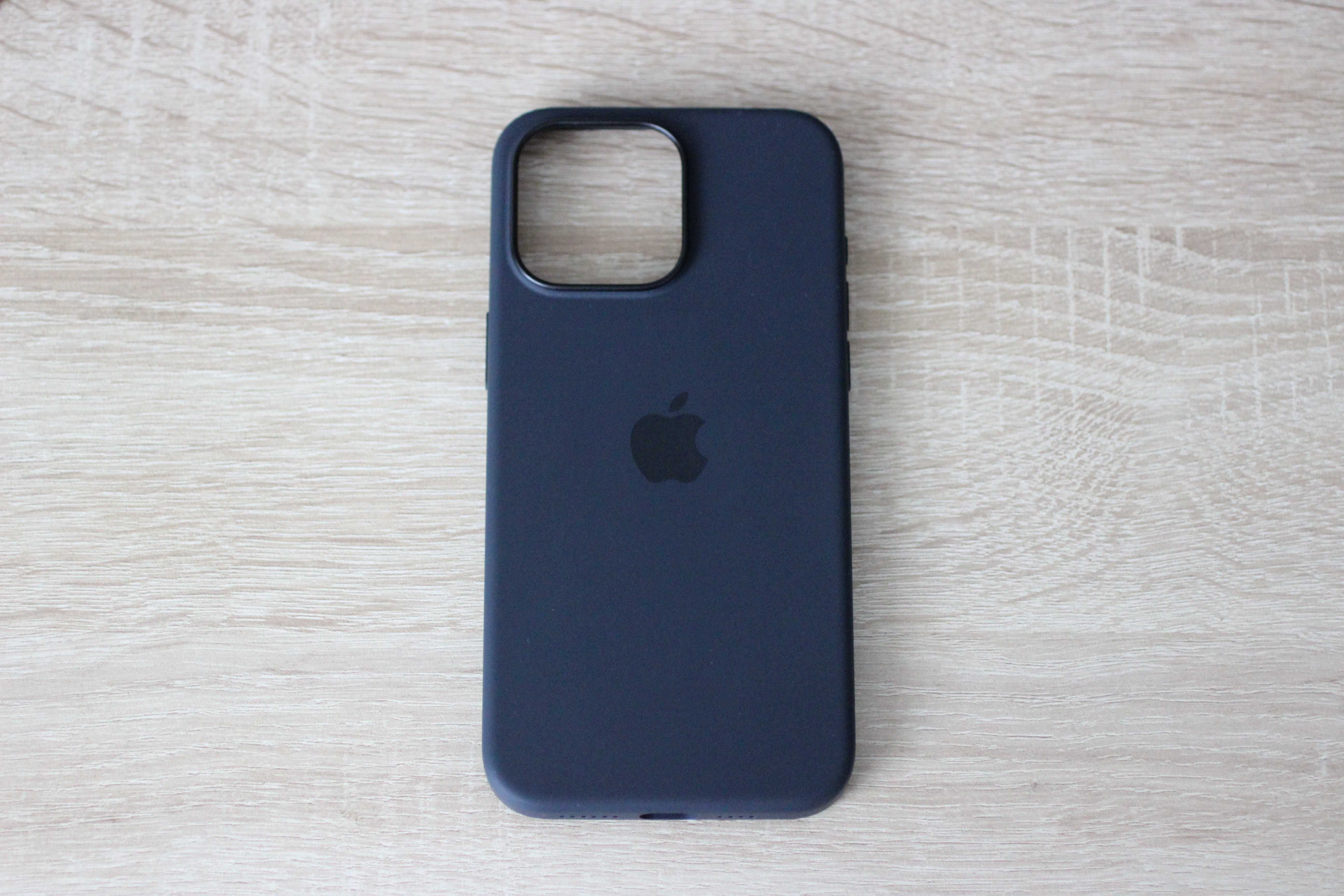 Оригинален iPhone 15 Pro Max Silicone Case Black