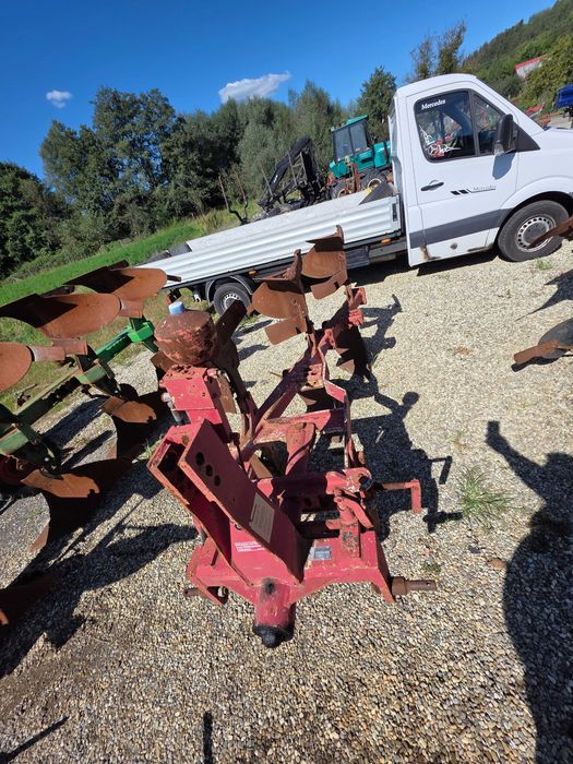 Plug 3  brazde reversibil hidraulic KUHN