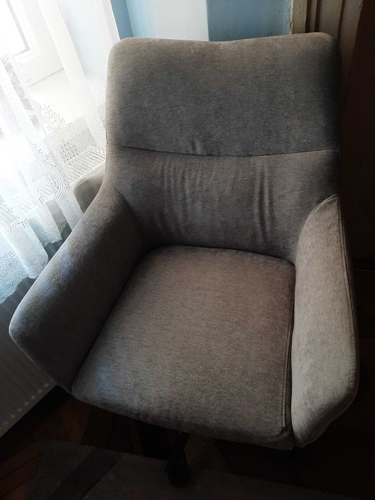 De vanzare scaun birou nou