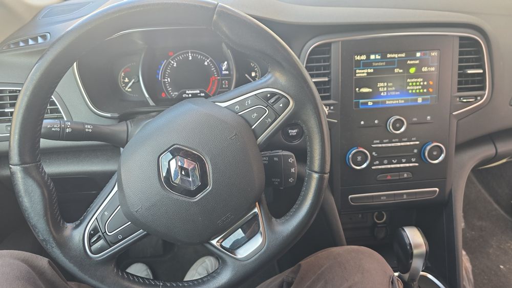 Vând sau schimb Megane 2018