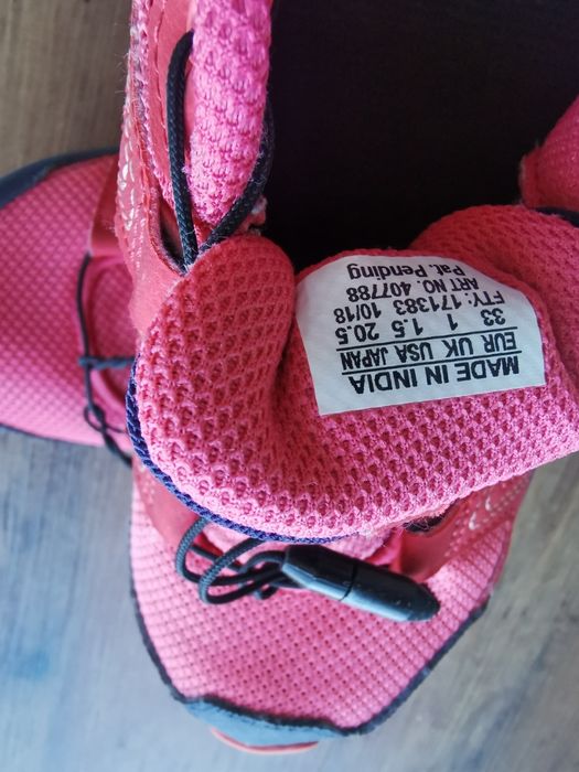 Adidași Salomon Nr. 33