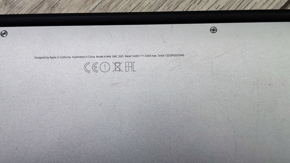 MacBook Air 13" A1466 cu display defect + incarcator original