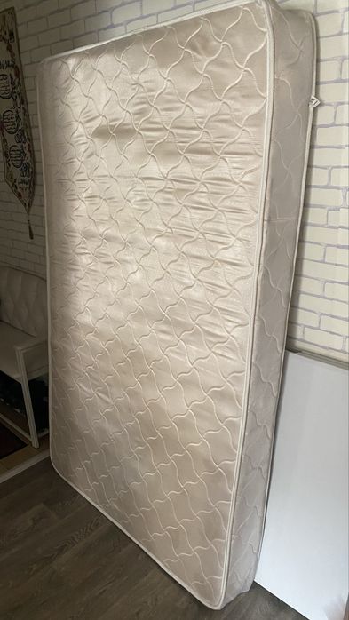 Отдам матрас б/у 120*200