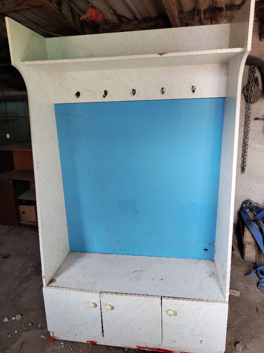 Продается шкаф для прихожей