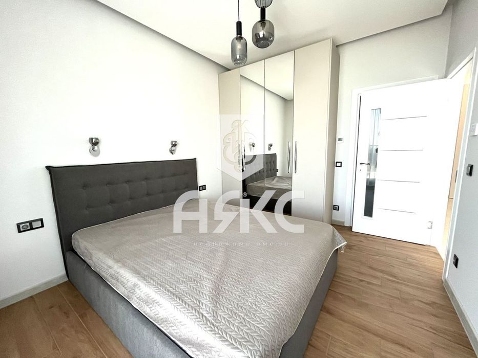 Тристаен обзаведен апартамент в кв. Кръстова вада