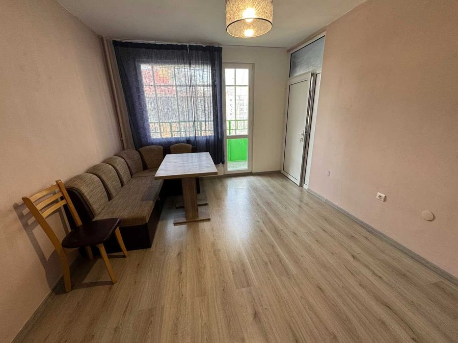 Предлагаме за продажба двустаен апартамент в ЕПК блок, в Славейков