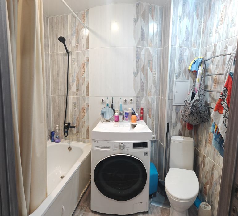 Продам стиральную машинку LG 40см