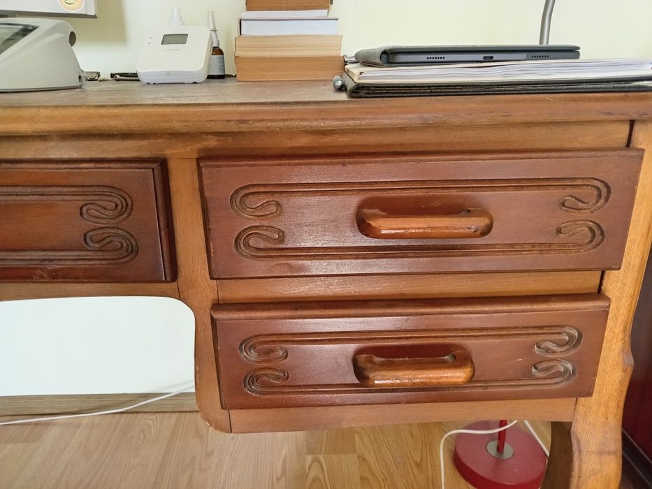 Vând birou vintage, deosebit, lemn de frasin masiv