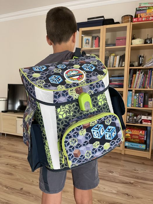 Ученическа чанта / раница