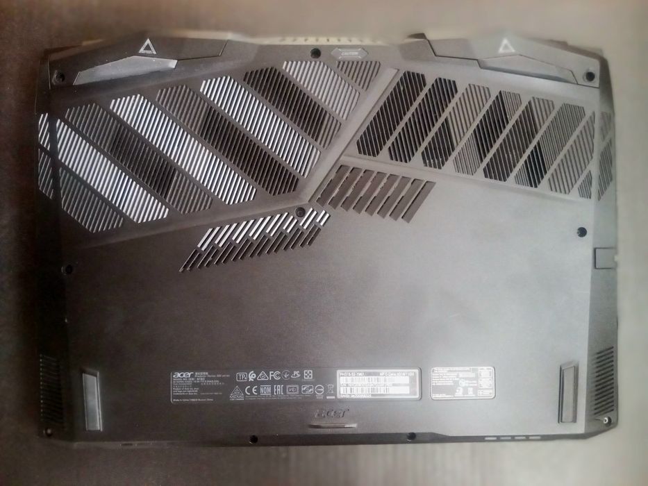 Acer Predator Helios 300 N18I2