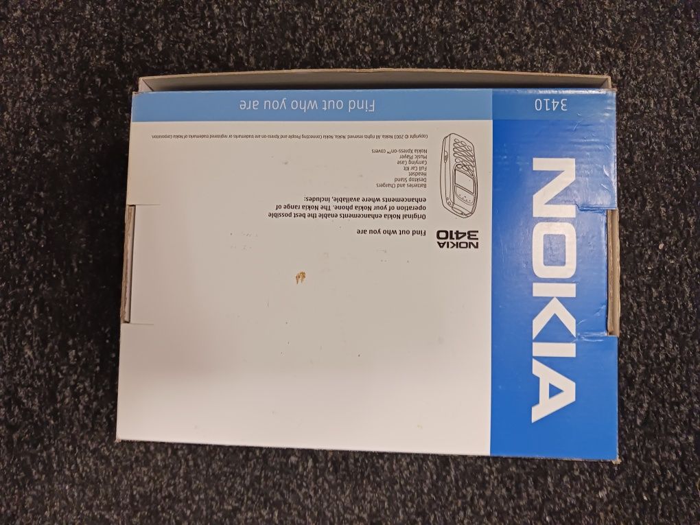 Vând cutia originală a telefonului Nokia 3410, an 2002