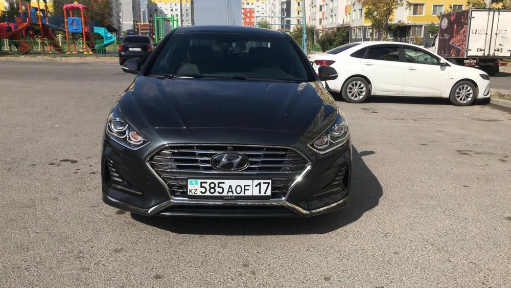 Автомобиль хюндай соната