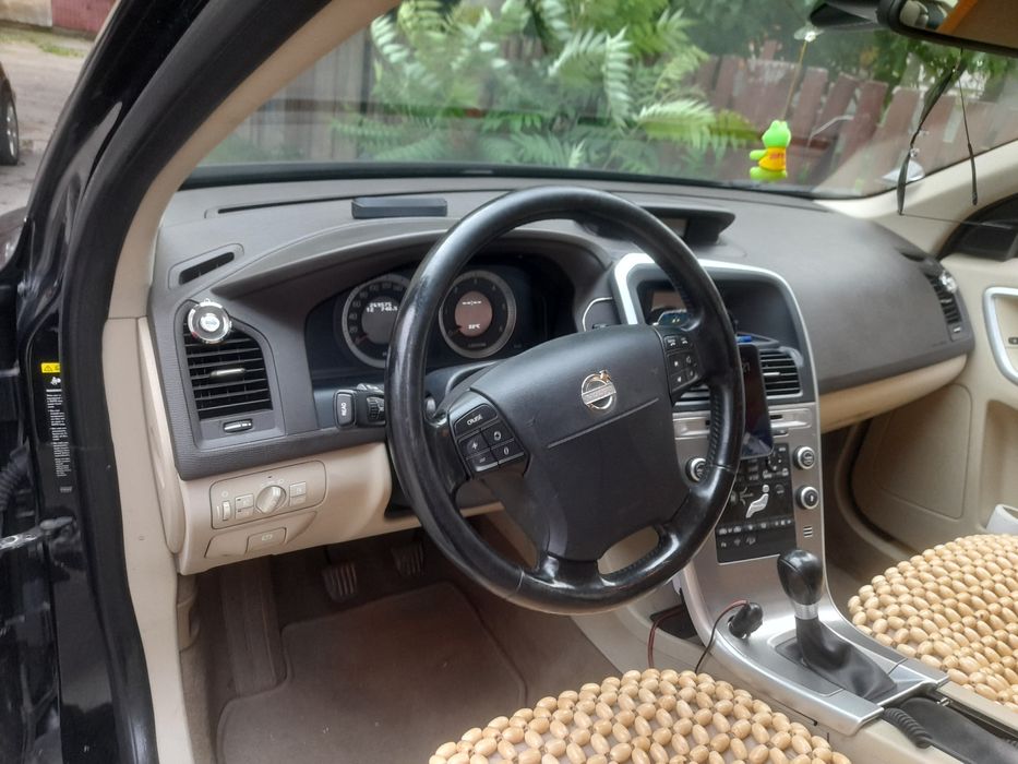 VOLVO XC 60 2.4 D