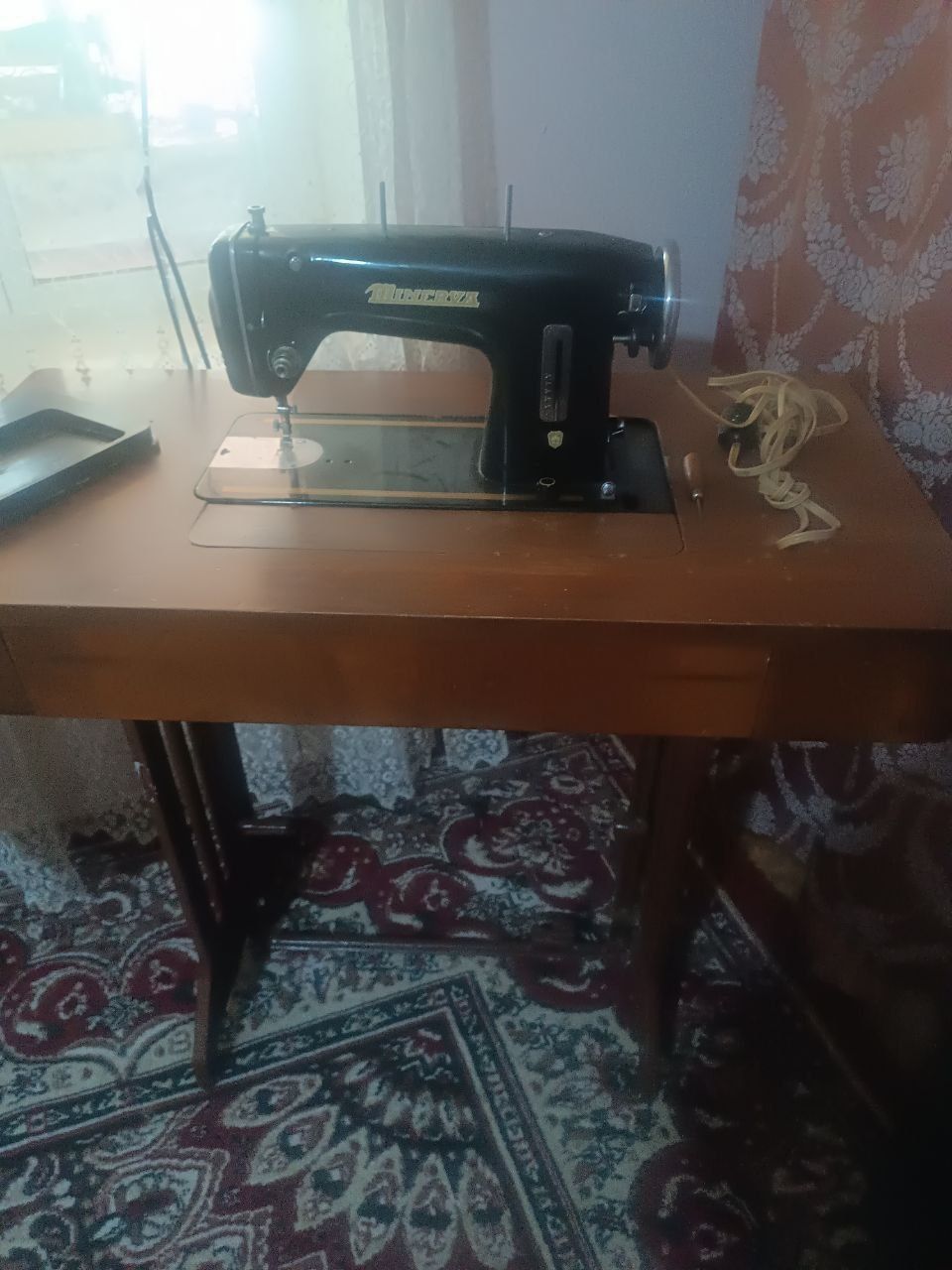 Тикув машина срочна сотилади