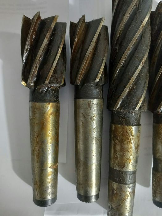 Freza cilindro-frontala / freza deget coada morse