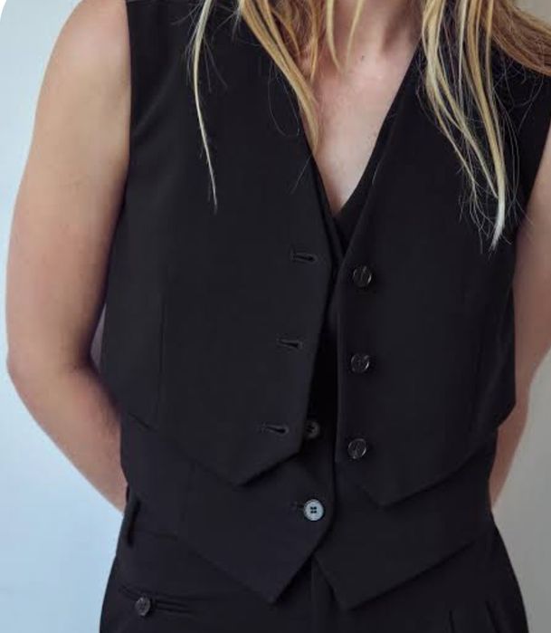 ZARA чисто нови, с етикет елегантно бюстие, дънкови ризи и елеци
