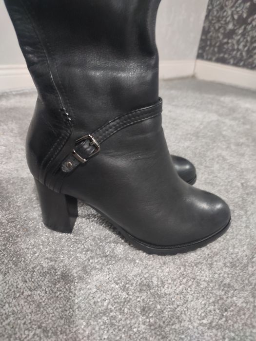 Длинные сапожки женские