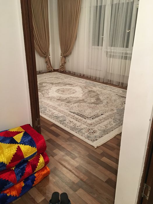 Продаётся 2 ком.кв. на 2 этаже в 15 микрорайоне, 33 дом по набережной!