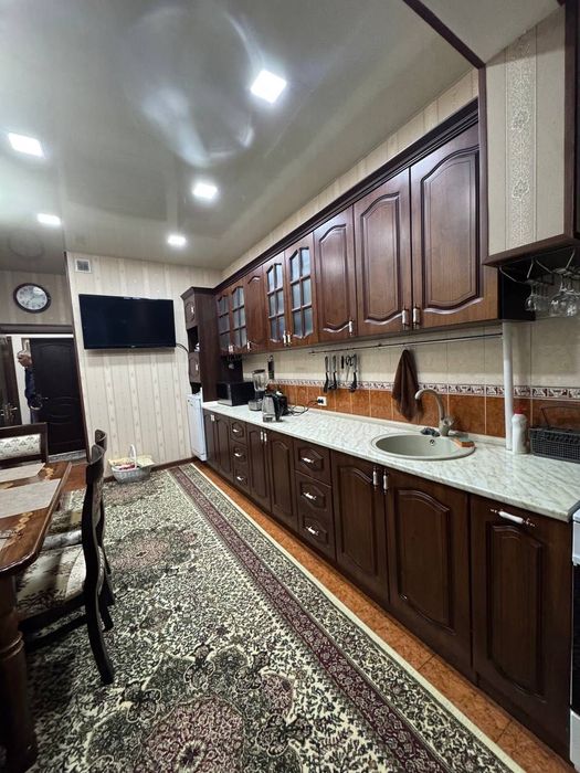 Банковский дом
Ц-6 

Комнат: 3