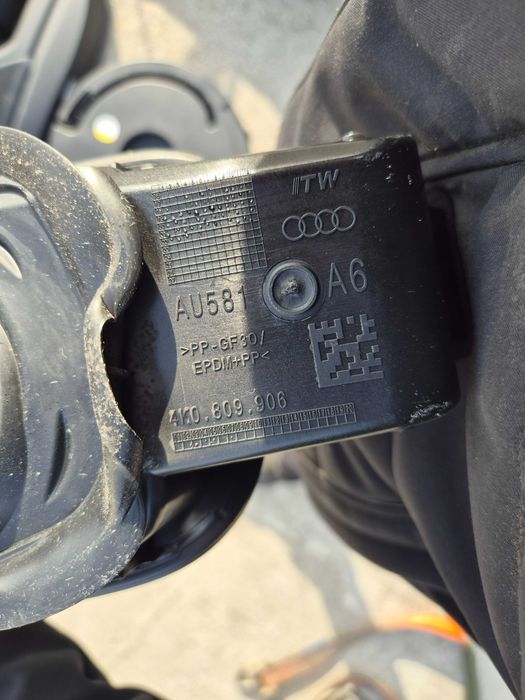 Capac mecanism usa rezervor Audi A6 benzina 4K0809906