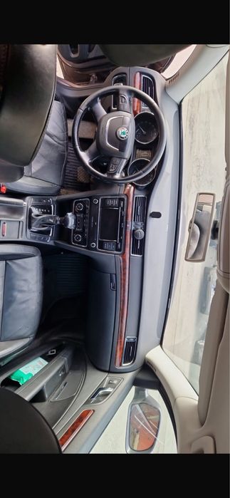 Skoda superb an 2010 automat dsg de 140 cai