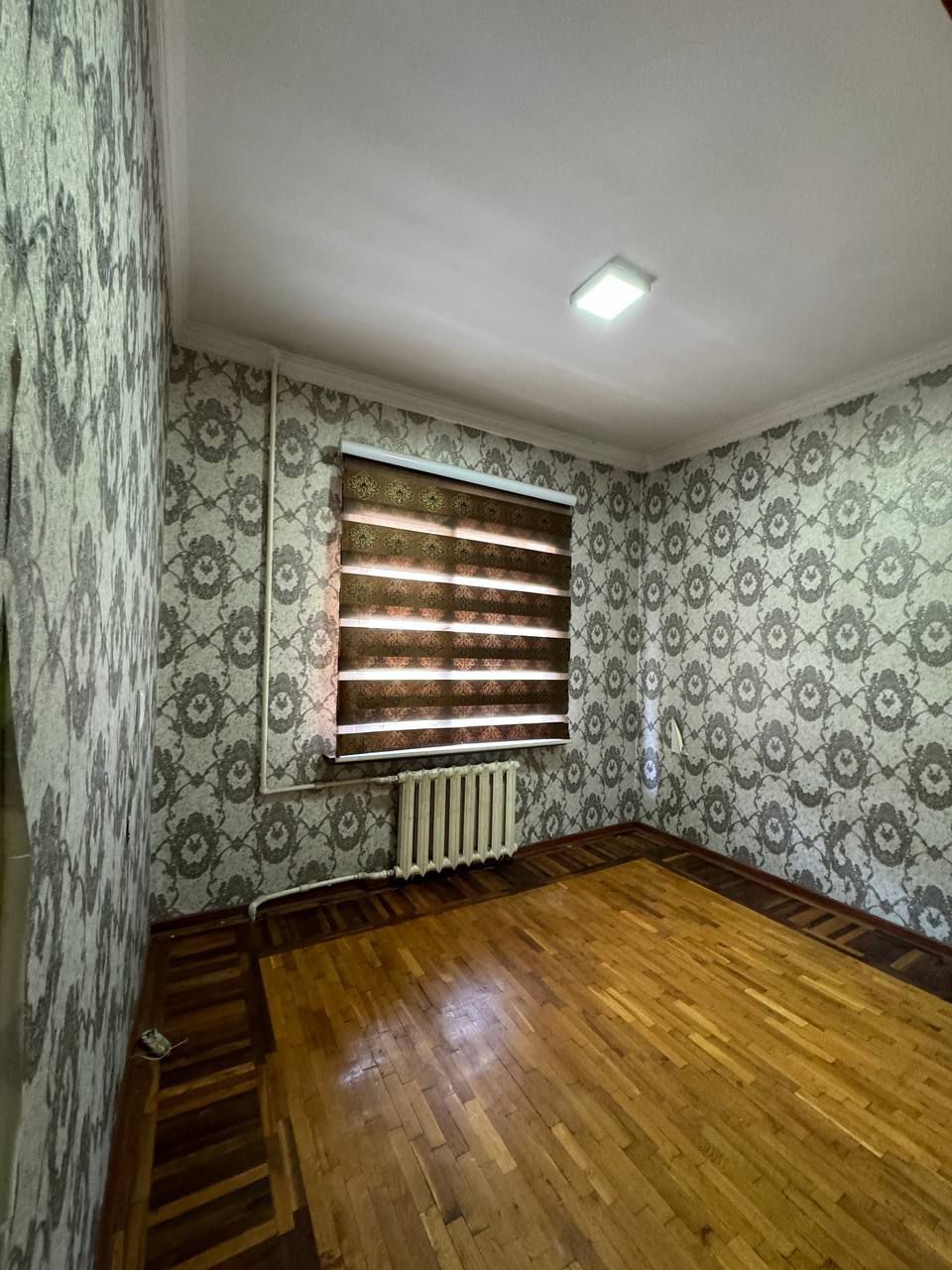 Продаётся 4-комнатная квартира шайхантахурский, массив