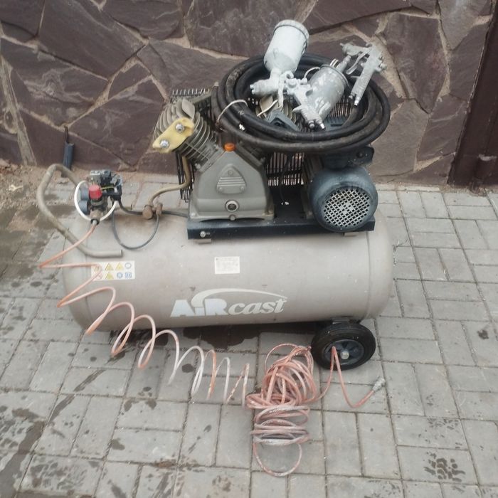 Компрессор AirCast. СБ4/С-100 LB30A мощность 2.2кВт,пр-во 420 л/ мин.