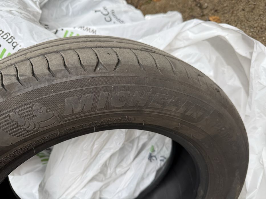 Продавам 4 летни гуми Michelin Primacy 4 215/60/17
