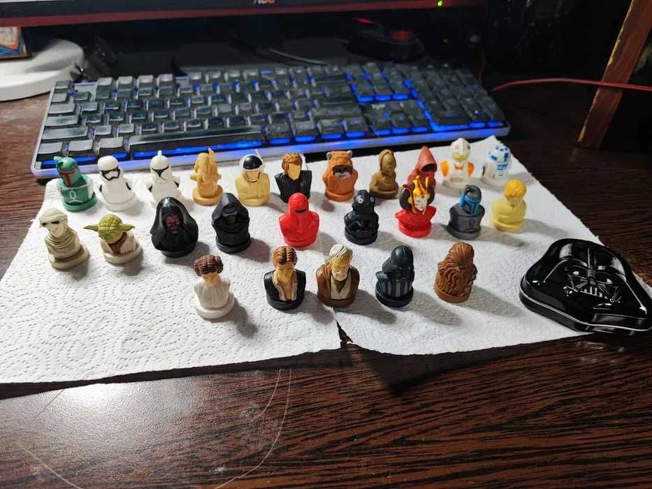 Lot vintage de 11 jucarii diferite