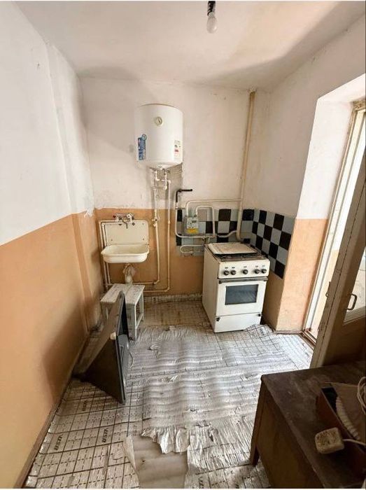 Чирчик 1 м/р Октябрь 2х 58 кв/м 33.000$ Бош толов ва паспорт бн Ипотек