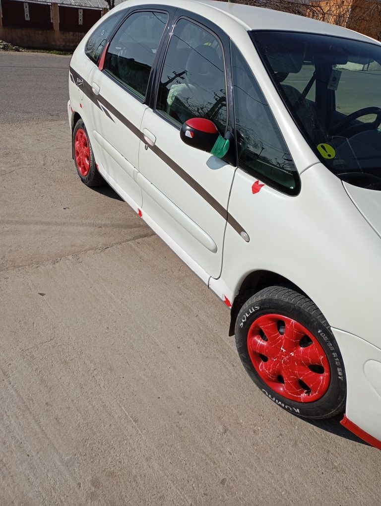 Vând Citroen Xsara Picasso, acte in regula, preț 900€ , negociabil